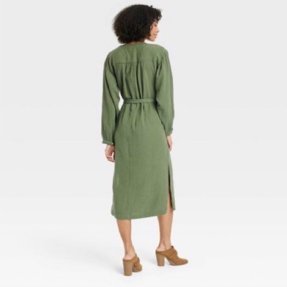 Universal Thread Green Peasant Bishop Sleeve V-Ne… - image 2